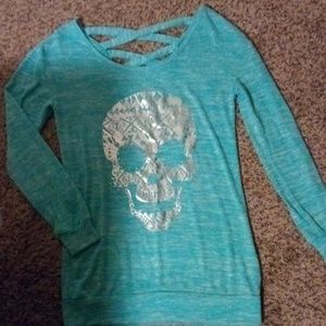 Teal skull shirt